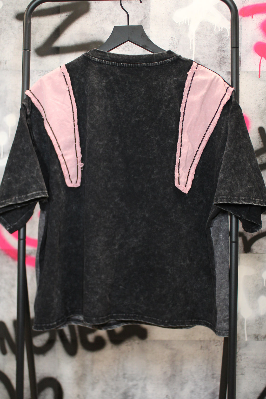 Heartbreaker Bugs Tee